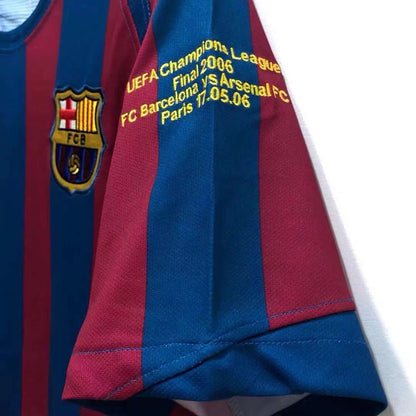 Vintage 2005/2006 FC Barcelona Ronaldinho #10 CL Final Retro Jersey