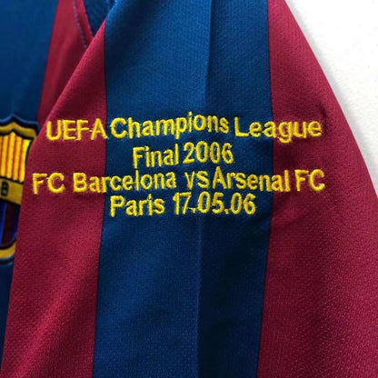 Vintage 2005/2006 FC Barcelona Ronaldinho #10 CL Final Retro Jersey